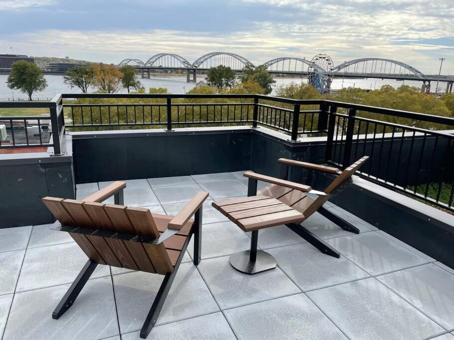 428570912