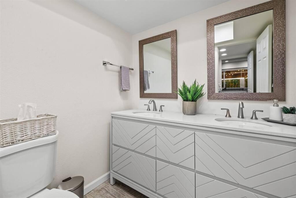 519318276