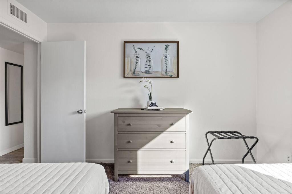 519318335